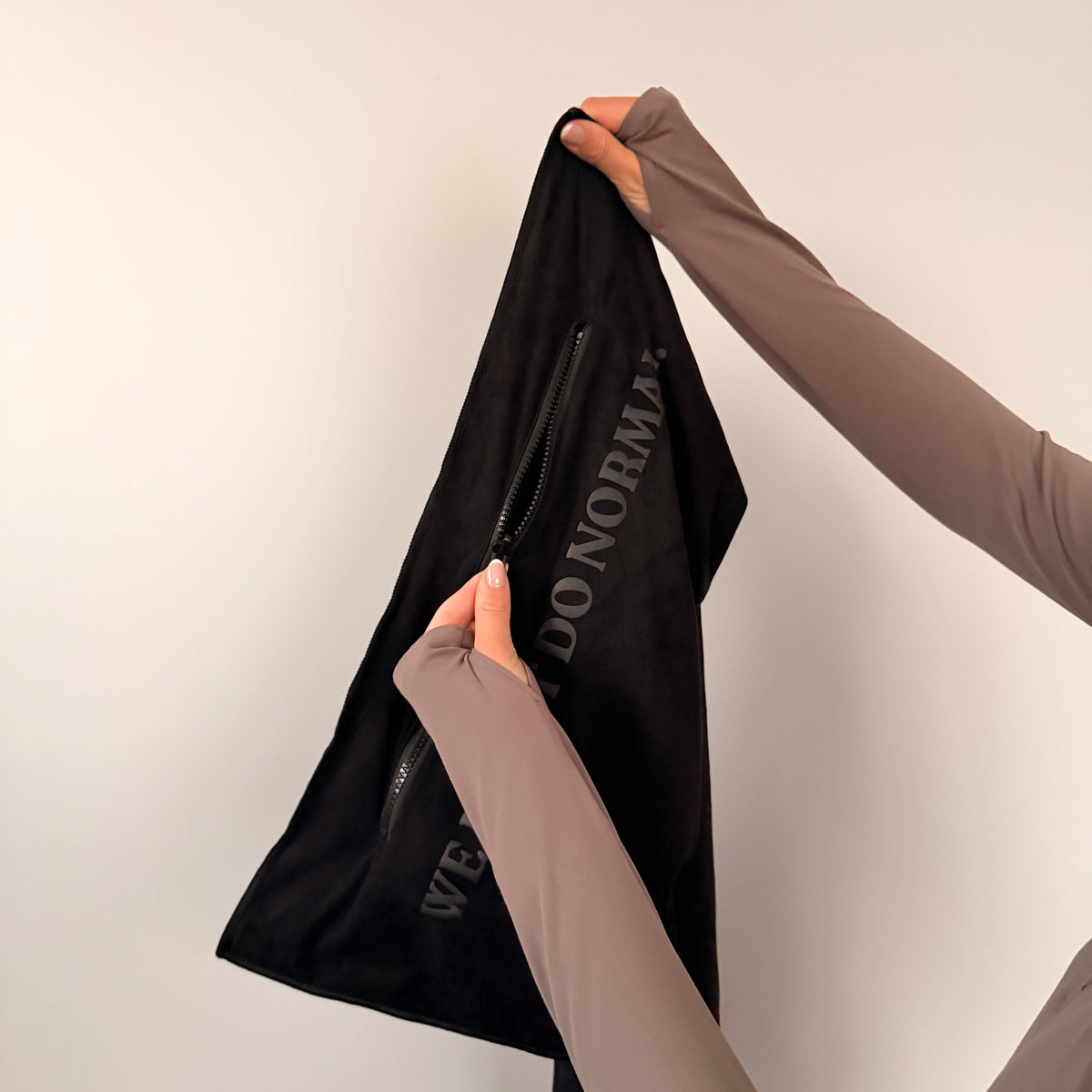 The Grab Towel 2.0 - Black