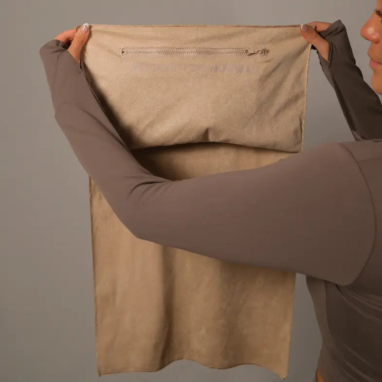 THE BEIGE GRAB TOWEL - MINI STAKD CLUB