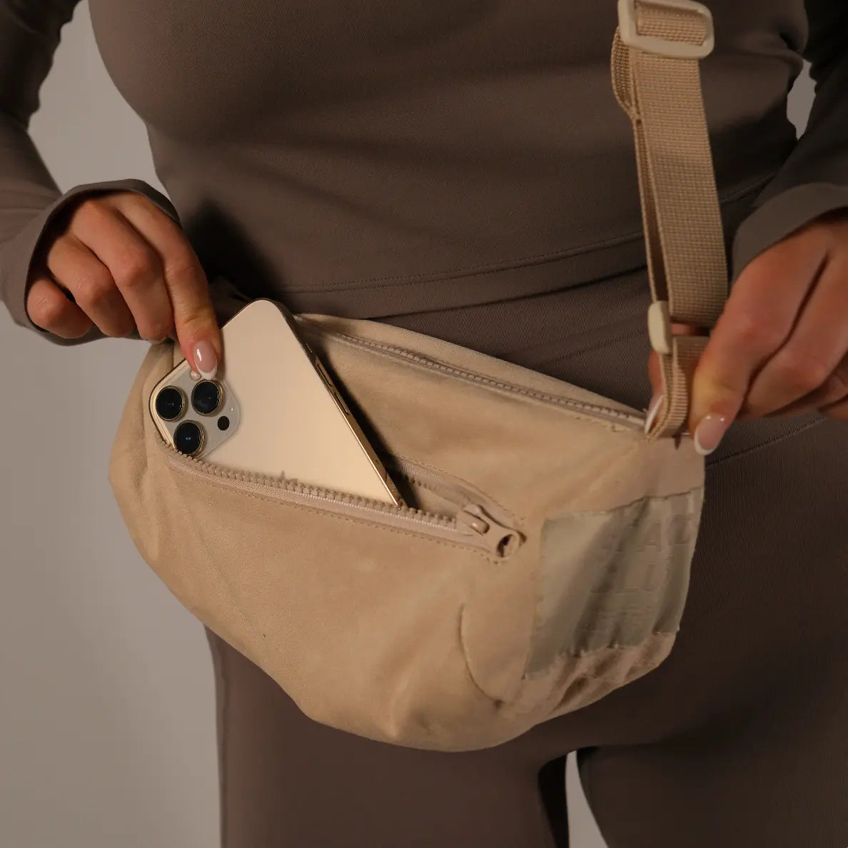 The Grab Towel 2.0 - Beige Mini